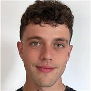 Profesor de inglès con experiencia dando clase y con experiencia con niños (monitor de campus, monitor de comedor).